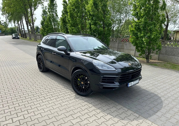 Porsche Cayenne cena 399900 przebieg: 76600, rok produkcji 2021 z Poznań małe 232